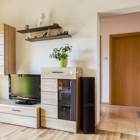Charm Holiday House With A Nice Pool Вилла Светвинченат