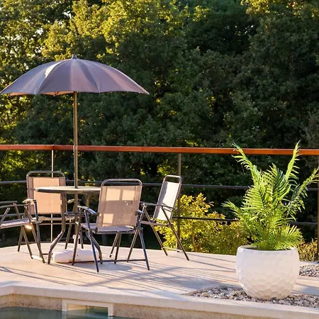 Вилла Charm Holiday House With A Nice Pool