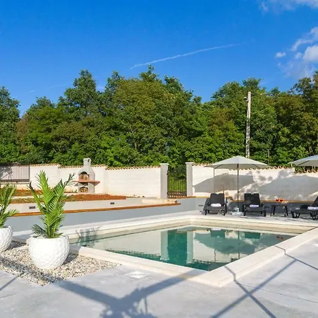 Вилла Charm Holiday House With A Nice Pool